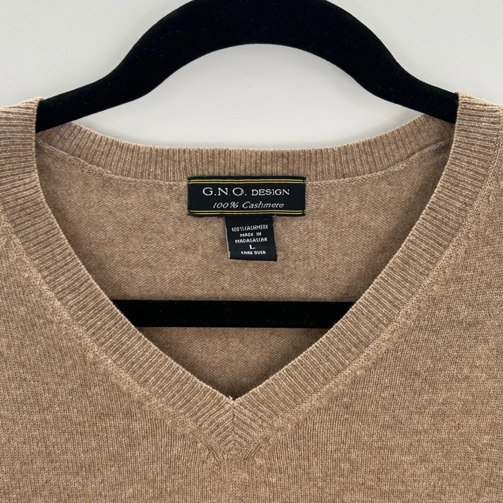 G.N.O. Design Mens 100% Cashmere V-Neck Sweater Brown Tan Size Large Academia - Picture 3 of 7